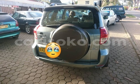 Sayi Na hannu Toyota RAV4 Vert Mota in Kigali a Rwanda Sayi Na hannu Toyota RAV4 Vert Mota in Kigali a Rwanda
