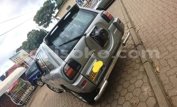 Acheter Occasion Voiture Toyota RAV4 Gris à Kigali, Rwanda Acheter Occasion Voiture Toyota RAV4 Gris à Kigali, Rwanda