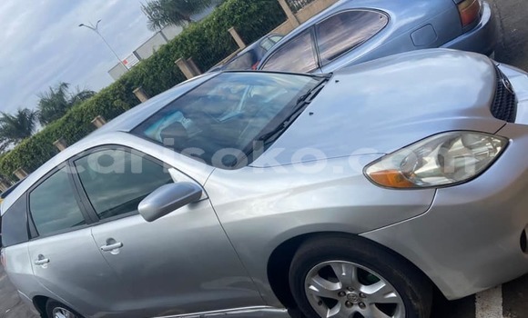 Acheter Occasion Voiture Toyota Matrix Gris à Kigali, Rwanda Acheter Occasion Voiture Toyota Matrix Gris à Kigali, Rwanda