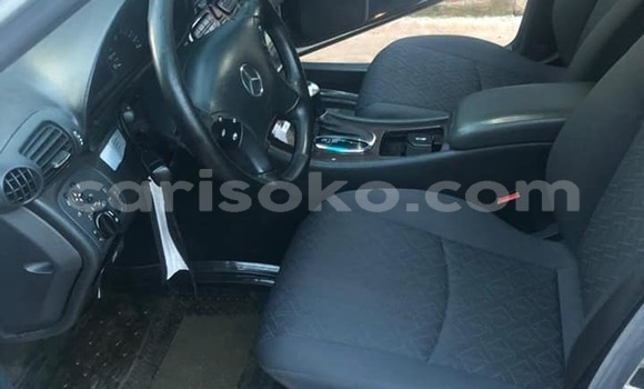 Acheter Occasion Voiture Mercedes-Benz C–Class Gris à Kigali, Rwanda Acheter Occasion Voiture Mercedes-Benz C–Class Gris à Kigali, Rwanda