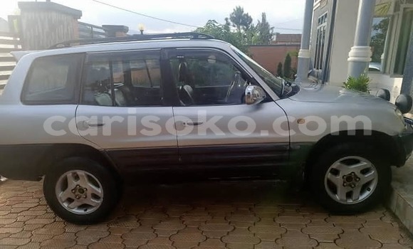 Acheter Occasion Voiture Toyota RAV4 Gris à Kigali, Rwanda Acheter Occasion Voiture Toyota RAV4 Gris à Kigali, Rwanda