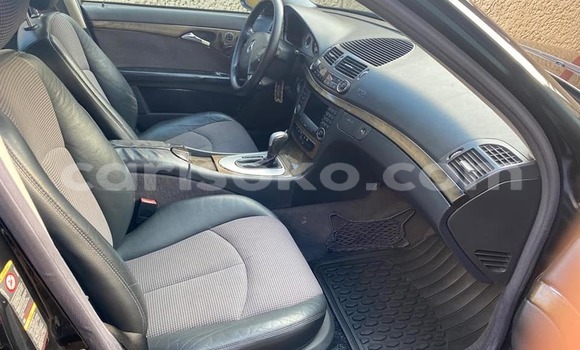 Sayi Na hannu Mercedes-Benz E-Classe Noir Mota in Kigali a Rwanda Sayi Na hannu Mercedes-Benz E-Classe Noir Mota in Kigali a Rwanda