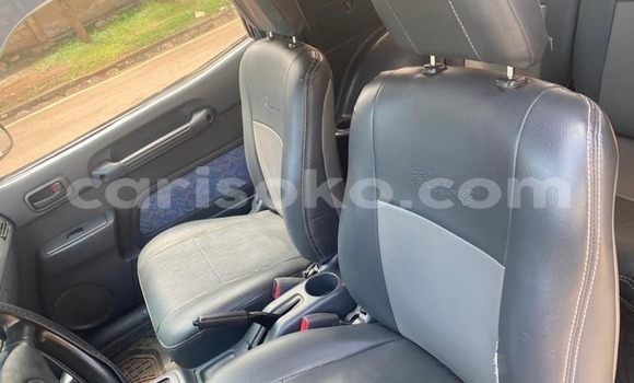 Sayi Na hannu Toyota RAV4 Bleu Mota in Kigali a Rwanda Sayi Na hannu Toyota RAV4 Bleu Mota in Kigali a Rwanda
