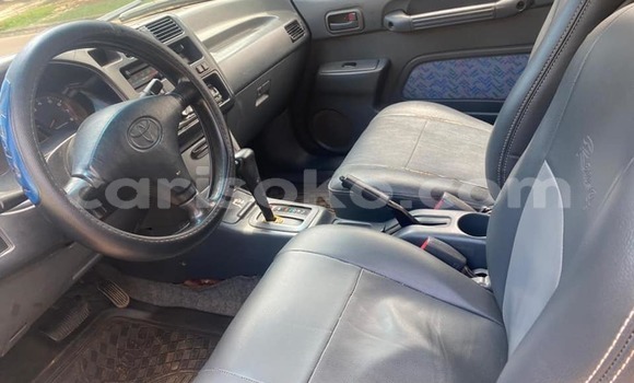 Sayi Na hannu Toyota RAV4 Bleu Mota in Kigali a Rwanda Sayi Na hannu Toyota RAV4 Bleu Mota in Kigali a Rwanda