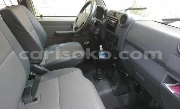 Sayi Na hannu Toyota Land Cruiser Blanc Mota in Kigali a Rwanda Sayi Na hannu Toyota Land Cruiser Blanc Mota in Kigali a Rwanda