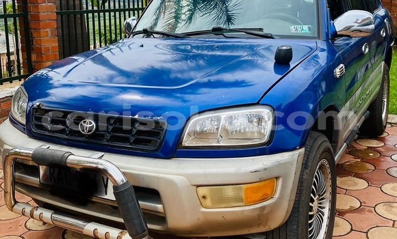 Acheter Occasion Voiture Toyota RAV4 Bleu à Kigali, Rwanda Acheter Occasion Voiture Toyota RAV4 Bleu à Kigali, Rwanda