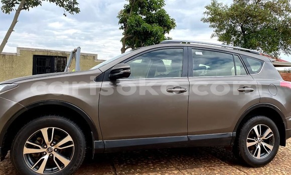 Sayi Na hannu Toyota RAV4 Marron Mota in Kigali a Rwanda Sayi Na hannu Toyota RAV4 Marron Mota in Kigali a Rwanda