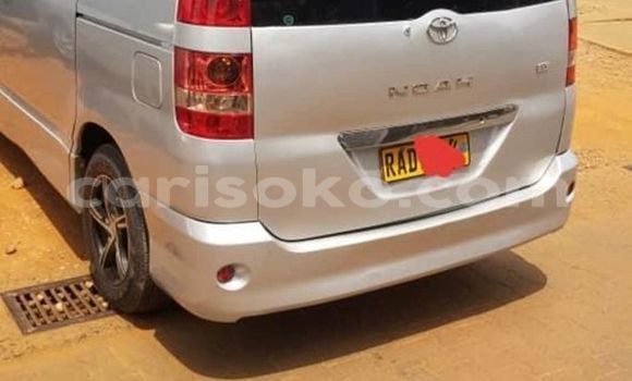 Acheter Occasion Voiture Toyota Noah Gris à Kigali, Rwanda Acheter Occasion Voiture Toyota Noah Gris à Kigali, Rwanda