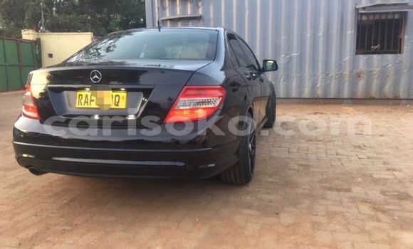 Sayi Na hannu Mercedes-Benz C–Class Noir Mota in Kigali a Rwanda Sayi Na hannu Mercedes-Benz C–Class Noir Mota in Kigali a Rwanda