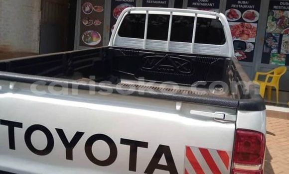 Sayi Na hannu Toyota Hilux Blanc Mota in Kigali a Rwanda Sayi Na hannu Toyota Hilux Blanc Mota in Kigali a Rwanda