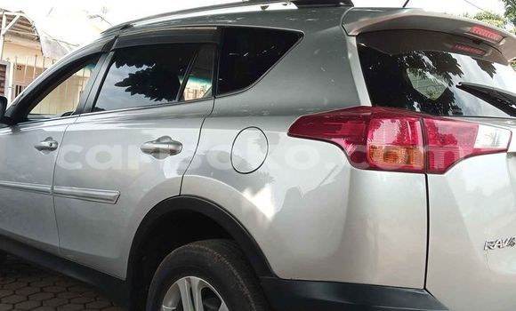 Acheter Occasion Voiture Toyota RAV4 Gris à Kigali, Rwanda Acheter Occasion Voiture Toyota RAV4 Gris à Kigali, Rwanda