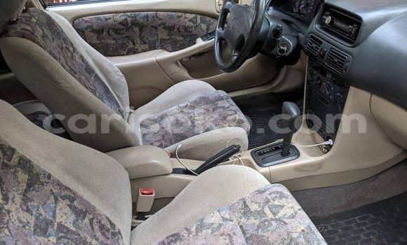 Acheter Occasion Voiture Toyota Corolla Vert à Kigali, Rwanda Acheter Occasion Voiture Toyota Corolla Vert à Kigali, Rwanda