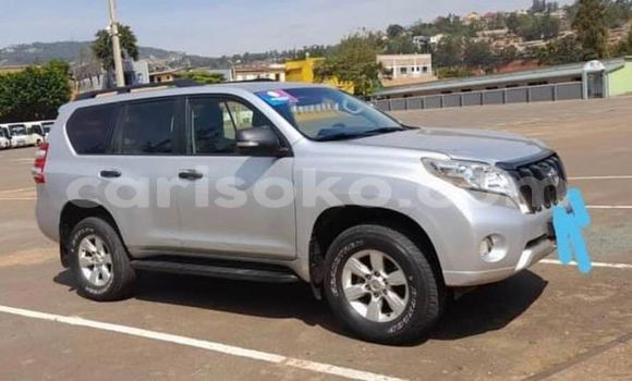 Sayi Na hannu Toyota Land Cruiser Gris Mota in Kigali a Rwanda Sayi Na hannu Toyota Land Cruiser Gris Mota in Kigali a Rwanda