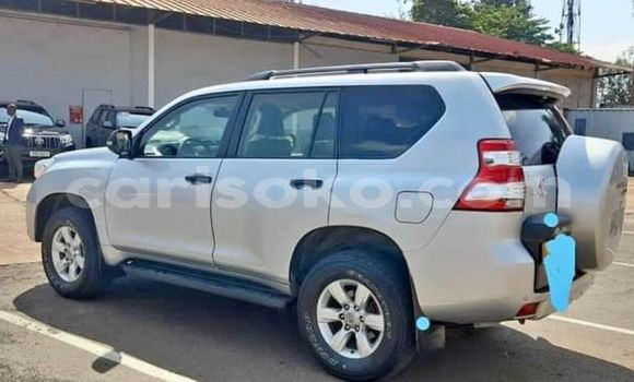 Sayi Na hannu Toyota Land Cruiser Gris Mota in Kigali a Rwanda Sayi Na hannu Toyota Land Cruiser Gris Mota in Kigali a Rwanda