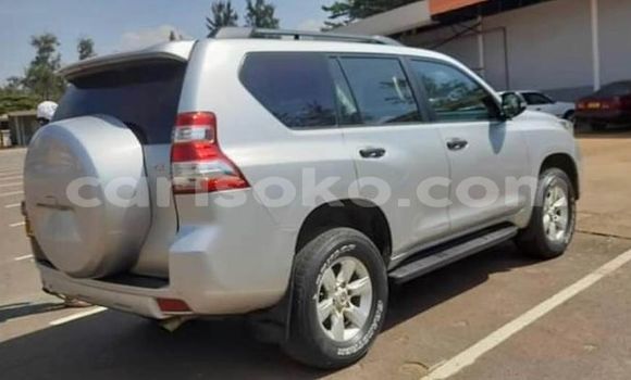 Sayi Na hannu Toyota Land Cruiser Gris Mota in Kigali a Rwanda Sayi Na hannu Toyota Land Cruiser Gris Mota in Kigali a Rwanda