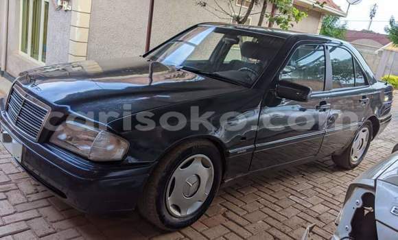 Sayi Na hannu Mercedes-Benz C–Class Noir Mota in Kigali a Rwanda Sayi Na hannu Mercedes-Benz C–Class Noir Mota in Kigali a Rwanda