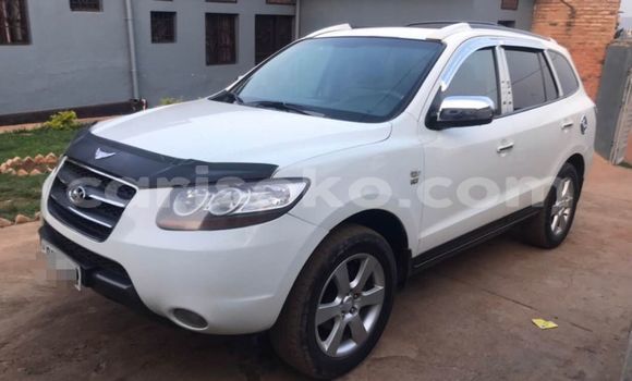 Acheter Occasion Voiture Hyundai Santa Fe Blanc à Kigali, Rwanda Acheter Occasion Voiture Hyundai Santa Fe Blanc à Kigali, Rwanda