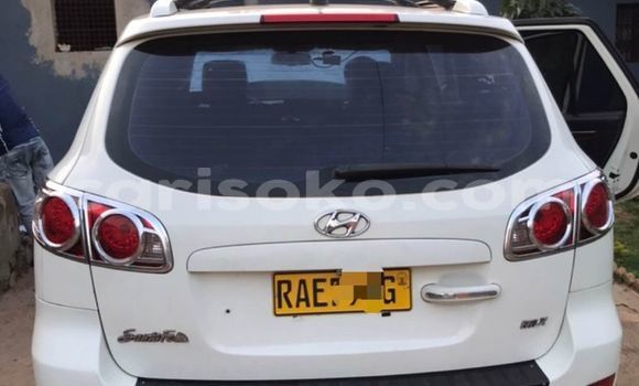 Acheter Occasion Voiture Hyundai Santa Fe Blanc à Kigali, Rwanda Acheter Occasion Voiture Hyundai Santa Fe Blanc à Kigali, Rwanda