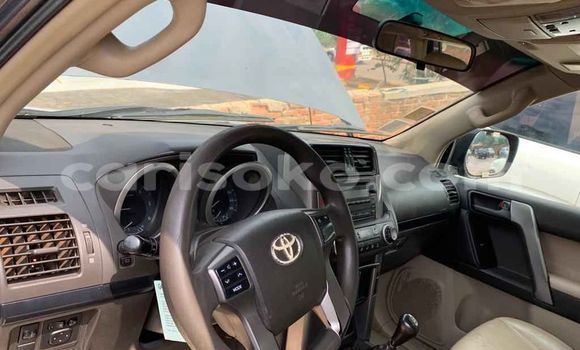 Sayi Na hannu Toyota Land Cruiser Noir Mota in Kigali a Rwanda Sayi Na hannu Toyota Land Cruiser Noir Mota in Kigali a Rwanda