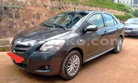 Acheter Occasion Voiture Toyota Yaris Noir à Kigali, Rwanda Acheter Occasion Voiture Toyota Yaris Noir à Kigali, Rwanda