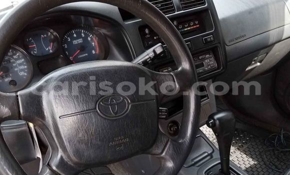 Acheter Occasion Voiture Toyota RAV4 Bleu à Kigali, Rwanda Acheter Occasion Voiture Toyota RAV4 Bleu à Kigali, Rwanda