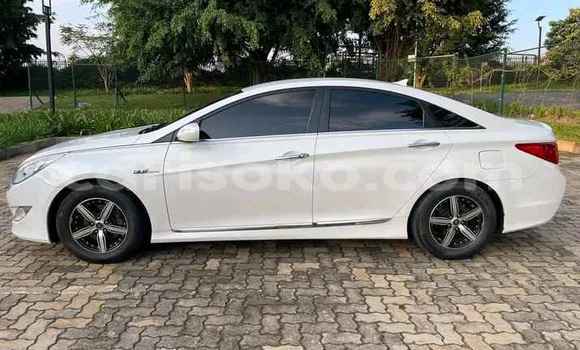Acheter Occasion Voiture Hyundai Sonata Blanc à Kigali, Rwanda Acheter Occasion Voiture Hyundai Sonata Blanc à Kigali, Rwanda