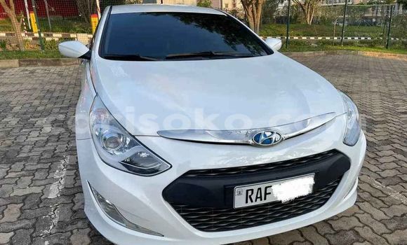 Acheter Occasion Voiture Hyundai Sonata Blanc à Kigali, Rwanda Acheter Occasion Voiture Hyundai Sonata Blanc à Kigali, Rwanda