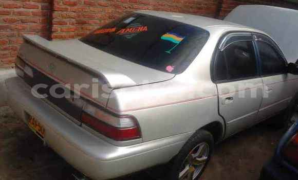 Acheter Occasion Voiture Toyota Corolla Gris à Kigali, Rwanda Acheter Occasion Voiture Toyota Corolla Gris à Kigali, Rwanda