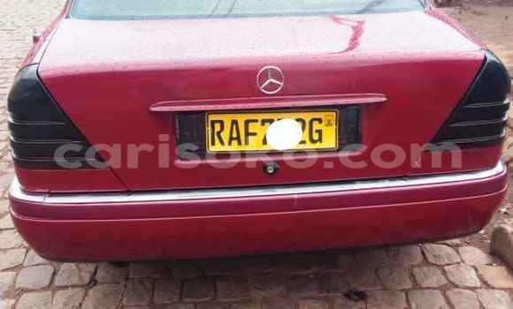 Acheter Occasion Voiture Mercedes-Benz C–Class Rouge à Kigali, Rwanda Acheter Occasion Voiture Mercedes-Benz C–Class Rouge à Kigali, Rwanda