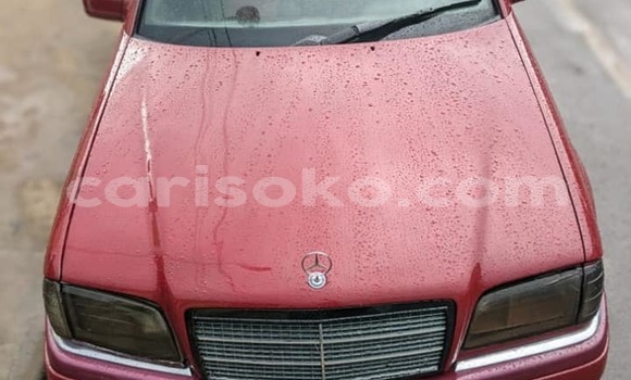 Acheter Occasion Voiture Mercedes-Benz C–Class Rouge à Kigali, Rwanda Acheter Occasion Voiture Mercedes-Benz C–Class Rouge à Kigali, Rwanda