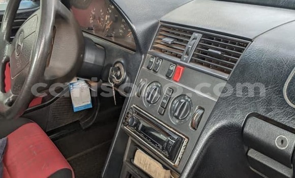 Acheter Occasion Voiture Mercedes-Benz C–Class Noir à Kigali, Rwanda Acheter Occasion Voiture Mercedes-Benz C–Class Noir à Kigali, Rwanda