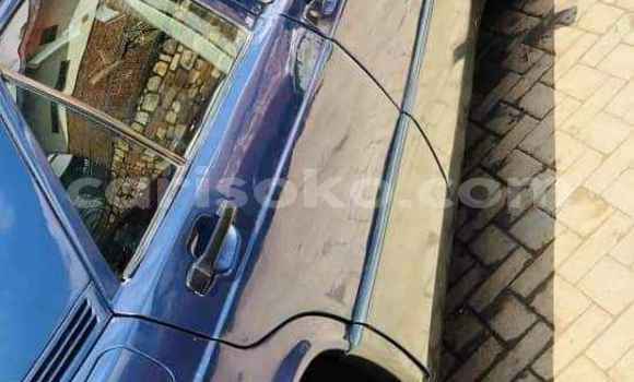 Acheter Occasion Voiture Mercedes-Benz E–Class Bleu à Kigali, Rwanda Acheter Occasion Voiture Mercedes-Benz E–Class Bleu à Kigali, Rwanda