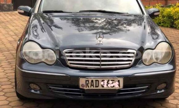 Acheter Occasion Voiture Mercedes-Benz C–Class Noir à Kigali, Rwanda Acheter Occasion Voiture Mercedes-Benz C–Class Noir à Kigali, Rwanda