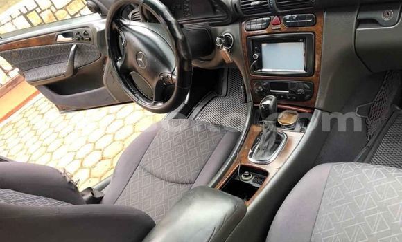 Acheter Occasion Voiture Mercedes-Benz C–Class Noir à Kigali, Rwanda Acheter Occasion Voiture Mercedes-Benz C–Class Noir à Kigali, Rwanda