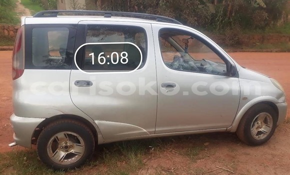 Sayi Na hannu Toyota Yaris Verso Gris Mota in Kigali a Rwanda Sayi Na hannu Toyota Yaris Verso Gris Mota in Kigali a Rwanda