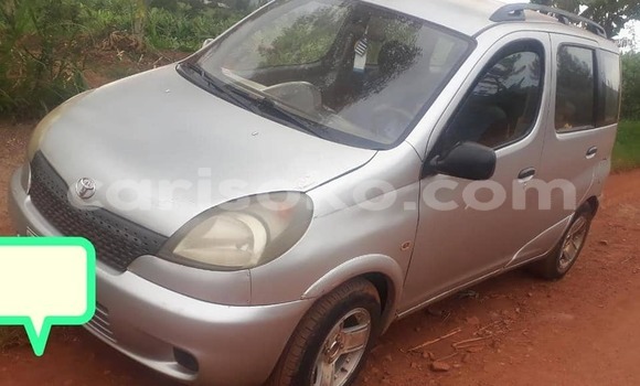 Sayi Na hannu Toyota Yaris Verso Gris Mota in Kigali a Rwanda Sayi Na hannu Toyota Yaris Verso Gris Mota in Kigali a Rwanda