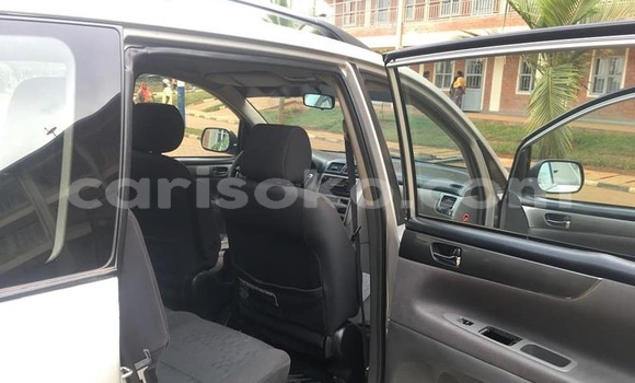 Sayi Na hannu Toyota Avensis Verso Gris Mota in Kigali a Rwanda Sayi Na hannu Toyota Avensis Verso Gris Mota in Kigali a Rwanda