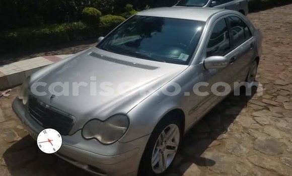 Sayi Na hannu Mercedes-Benz C–Class Gris Mota in Kigali a Rwanda Sayi Na hannu Mercedes-Benz C–Class Gris Mota in Kigali a Rwanda