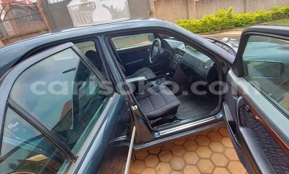 Sayi Na hannu Mercedes-Benz C–Class Bleu Mota in Kigali a Rwanda Sayi Na hannu Mercedes-Benz C–Class Bleu Mota in Kigali a Rwanda