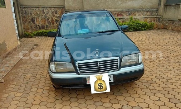 Sayi Na hannu Mercedes-Benz C–Class Bleu Mota in Kigali a Rwanda Sayi Na hannu Mercedes-Benz C–Class Bleu Mota in Kigali a Rwanda
