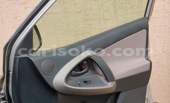 Sayi Na hannu Toyota RAV4 Gris Mota in Kigali a Rwanda Sayi Na hannu Toyota RAV4 Gris Mota in Kigali a Rwanda