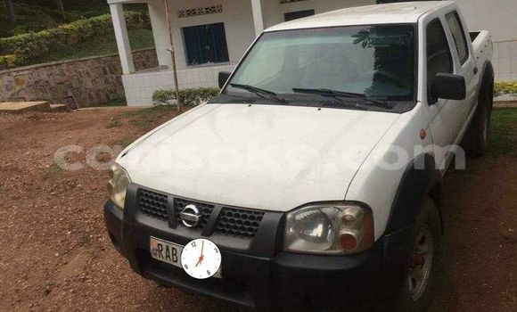 Sayi Na hannu Nissan Hardbody Blanc Mota in Kigali a Rwanda Sayi Na hannu Nissan Hardbody Blanc Mota in Kigali a Rwanda