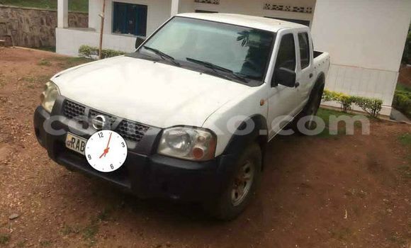 Sayi Na hannu Nissan Hardbody Blanc Mota in Kigali a Rwanda Sayi Na hannu Nissan Hardbody Blanc Mota in Kigali a Rwanda