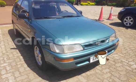 Acheter Occasion Voiture Toyota Corolla Bleu à Kigali, Rwanda Acheter Occasion Voiture Toyota Corolla Bleu à Kigali, Rwanda