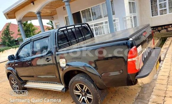 Acheter Occasion Voiture Toyota Hilux Noir à Kigali, Rwanda Acheter Occasion Voiture Toyota Hilux Noir à Kigali, Rwanda