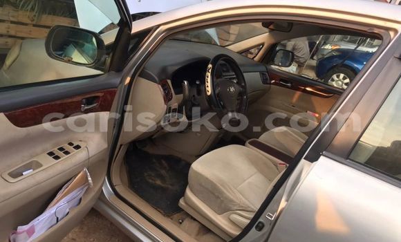 Acheter Occasion Voiture Toyota Ipsum Gris à Kigali, Rwanda Acheter Occasion Voiture Toyota Ipsum Gris à Kigali, Rwanda