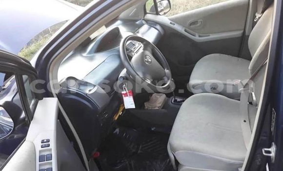 Acheter Occasion Voiture Toyota Vitz Bleu à Kigali, Rwanda Acheter Occasion Voiture Toyota Vitz Bleu à Kigali, Rwanda