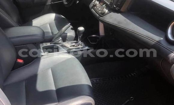 Acheter Occasion Voiture Toyota RAV4 Noir à Kigali, Rwanda Acheter Occasion Voiture Toyota RAV4 Noir à Kigali, Rwanda