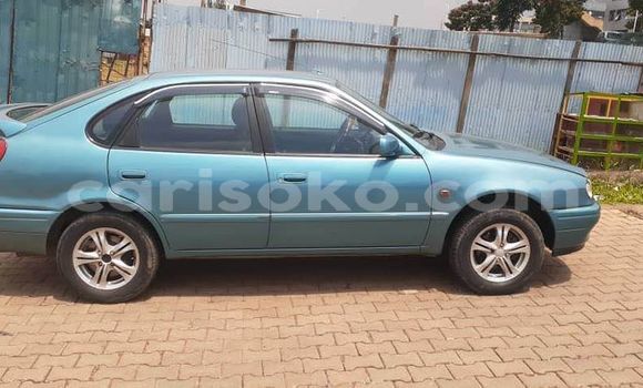 Acheter Occasion Voiture Toyota Corolla Bleu à Kigali, Rwanda Acheter Occasion Voiture Toyota Corolla Bleu à Kigali, Rwanda