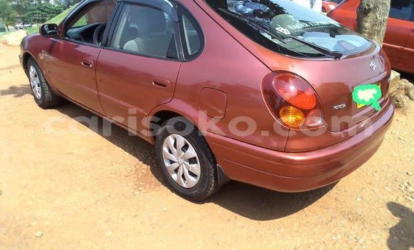 Acheter Occasion Voiture Toyota Corolla Rouge à Kigali, Rwanda Acheter Occasion Voiture Toyota Corolla Rouge à Kigali, Rwanda